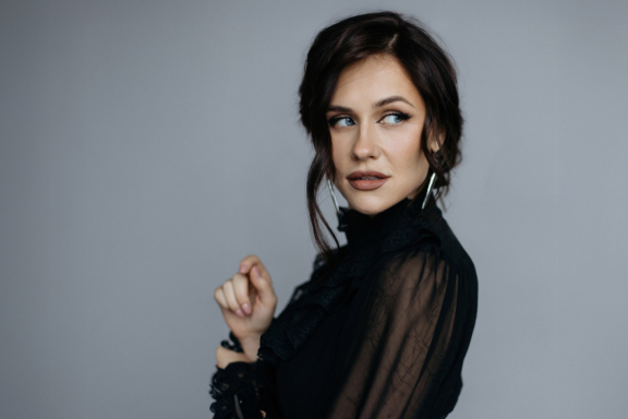 &Ocy;&lcy;&softcy;&gcy;&acy; &Mcy;&acy;&lcy;&acy;&shchcy;&iecy;&ncy;&kcy;&ocy;&period; Stand Up &Tcy;&ocy;&mcy;&scy;&kcy;