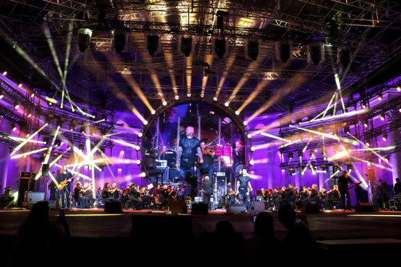 ЛЕГЕНДАРНЫЕ ХИТЫ QUEEN & SCORPIONS. AEROQUEEN С СИМФОНИЧЕСКИМ ОРКЕСТРОМ, Томск