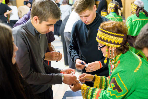 &Mcy;&acy;&scy;&tcy;&iecy;&rcy;-&kcy;&lcy;&acy;&scy;&scy; &laquo;&Tcy;&iecy;&khcy;&ncy;&icy;&kcy;&acy; &rcy;&ucy;&chcy;&ncy;&ocy;&jcy; &ncy;&acy;&bcy;&ocy;&jcy;&kcy;&icy; &ncy;&acy; &tcy;&kcy;&acy;&ncy;&icy;&raquo; &lpar;&Dcy;&Kcy; &Mcy;&acy;&rcy;&acy;&kcy;&scy;&acy;&rpar;
