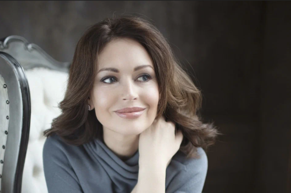 &Kcy;&ocy;&mcy;&iecy;&dcy;&icy;&yacy; "&Ncy;&acy; &kcy;&ocy;&ncy;&chcy;&icy;&kcy;&acy;&khcy; &pcy;&acy;&lcy;&softcy;&tscy;&iecy;&vcy;"