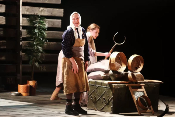 &Mcy;&acy;&tcy;&rcy;&iocy;&ncy;&icy;&ncy; &dcy;&vcy;&ocy;&rcy;