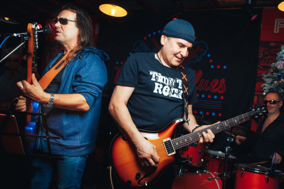 Группа Цветы