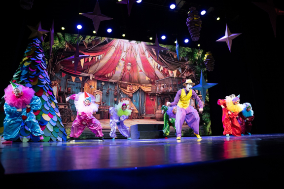 Новогоднее семейное шоу "Заветное желание"