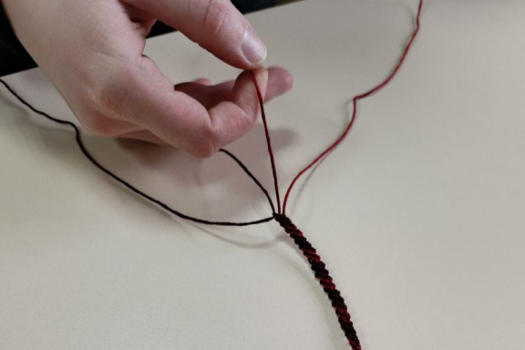 Мастер -класс "Плетение фенечки"