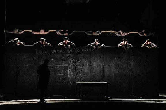 &Rcy;&ocy;&mcy;&acy;&ncy; &scy; &kcy;&ocy;&kcy;&acy;&icy;&ncy;&ocy;&mcy;