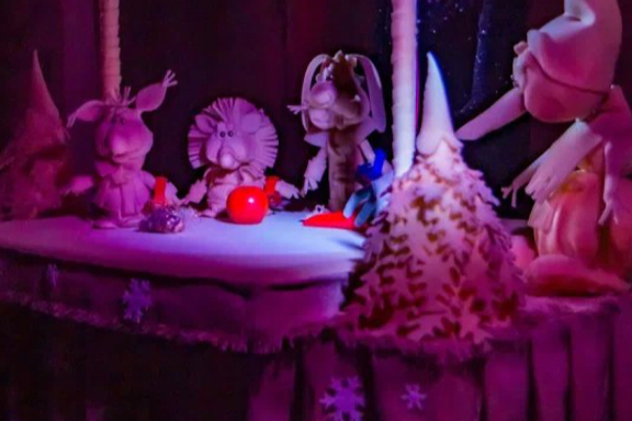 Спектакль "Новогодний подарок"