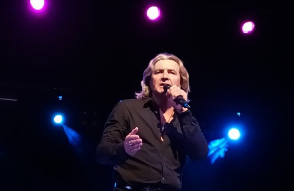 Rene De La Garde &lpar;&Fcy;&rcy;&acy;&ncy;&tscy;&icy;&yacy;&rpar; &scy; &ncy;&ocy;&vcy;&ocy;&gcy;&ocy;&dcy;&ncy;&iecy;&jcy; &pcy;&rcy;&ocy;&gcy;&rcy;&acy;&mcy;&mcy;&ocy;&jcy; &laquo;&Pcy;&ocy;&dcy; &ncy;&iecy;&bcy;&ocy;&mcy; &Pcy;&acy;&rcy;&icy;&zhcy;&acy;&raquo;