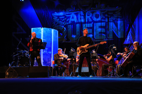 ЛЕГЕНДАРНЫЕ ХИТЫ QUEEN & SCORPIONS. AEROQUEEN С СИМФОНИЧЕСКИМ ОРКЕСТРОМ, Томск