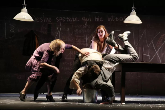 &Rcy;&ocy;&mcy;&acy;&ncy; &scy; &kcy;&ocy;&kcy;&acy;&icy;&ncy;&ocy;&mcy;