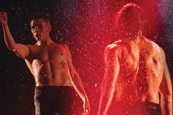 Шоу под дождем «Признание в любви»