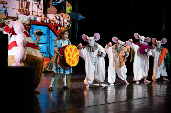 Новогоднее семейное шоу "Заветное желание"