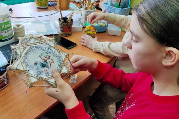 &Mcy;&acy;&scy;&tcy;&iecy;&rcy;-&kcy;&lcy;&acy;&scy;&scy; &laquo;&Scy;&dcy;&iecy;&lcy;&acy;&ncy;&ocy; &scy; &lcy;&yucy;&bcy;&ocy;&vcy;&softcy;&yucy;&raquo; &lpar;&Dcy;&Kcy; &Mcy;&acy;&rcy;&acy;&kcy;&scy;&acy;&rpar;